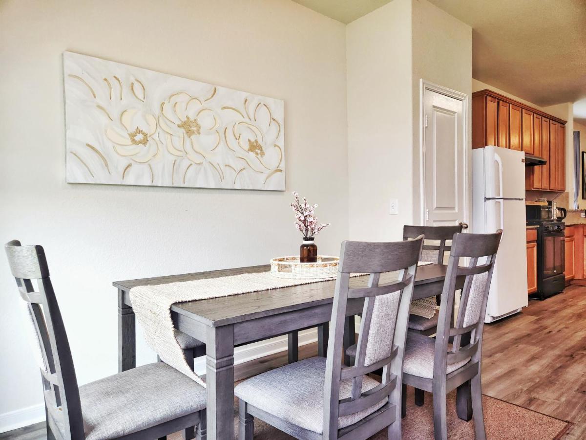 4 Bedroom Home Near Downtown Med Center Nrg Stadium Pearland Skyview Long By Ion Rentals ヒューストン エクステリア 写真