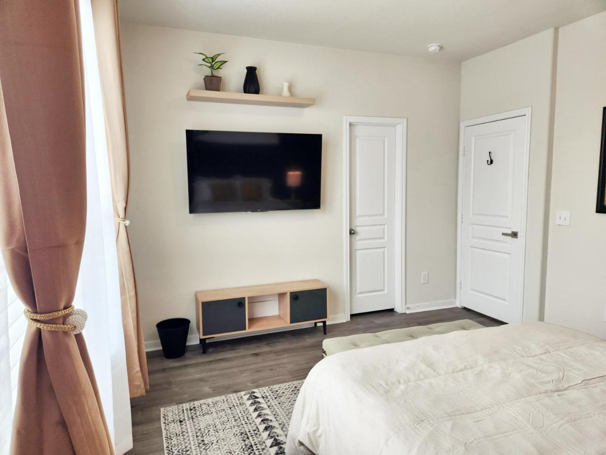 4 Bedroom Home Near Downtown Med Center Nrg Stadium Pearland Skyview Long By Ion Rentals ヒューストン エクステリア 写真