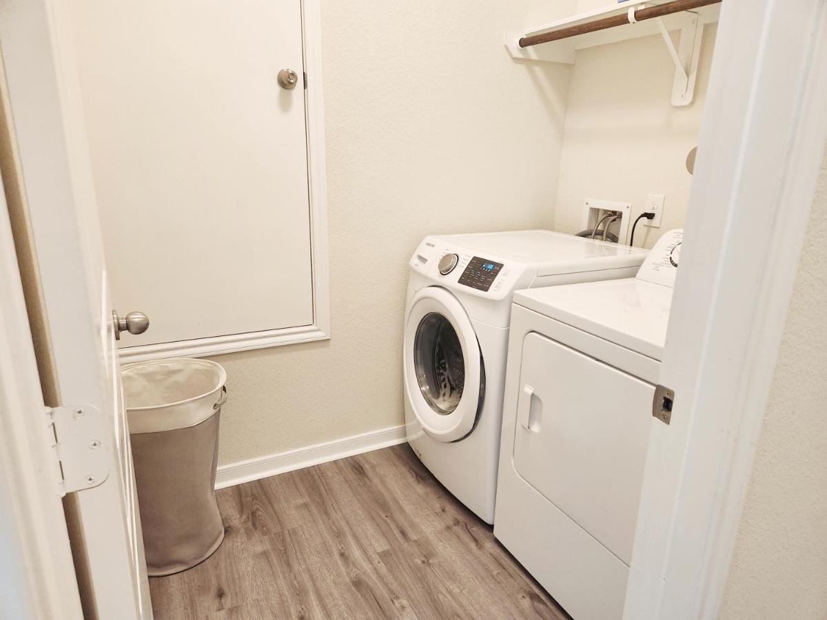 4 Bedroom Home Near Downtown Med Center Nrg Stadium Pearland Skyview Long By Ion Rentals ヒューストン エクステリア 写真