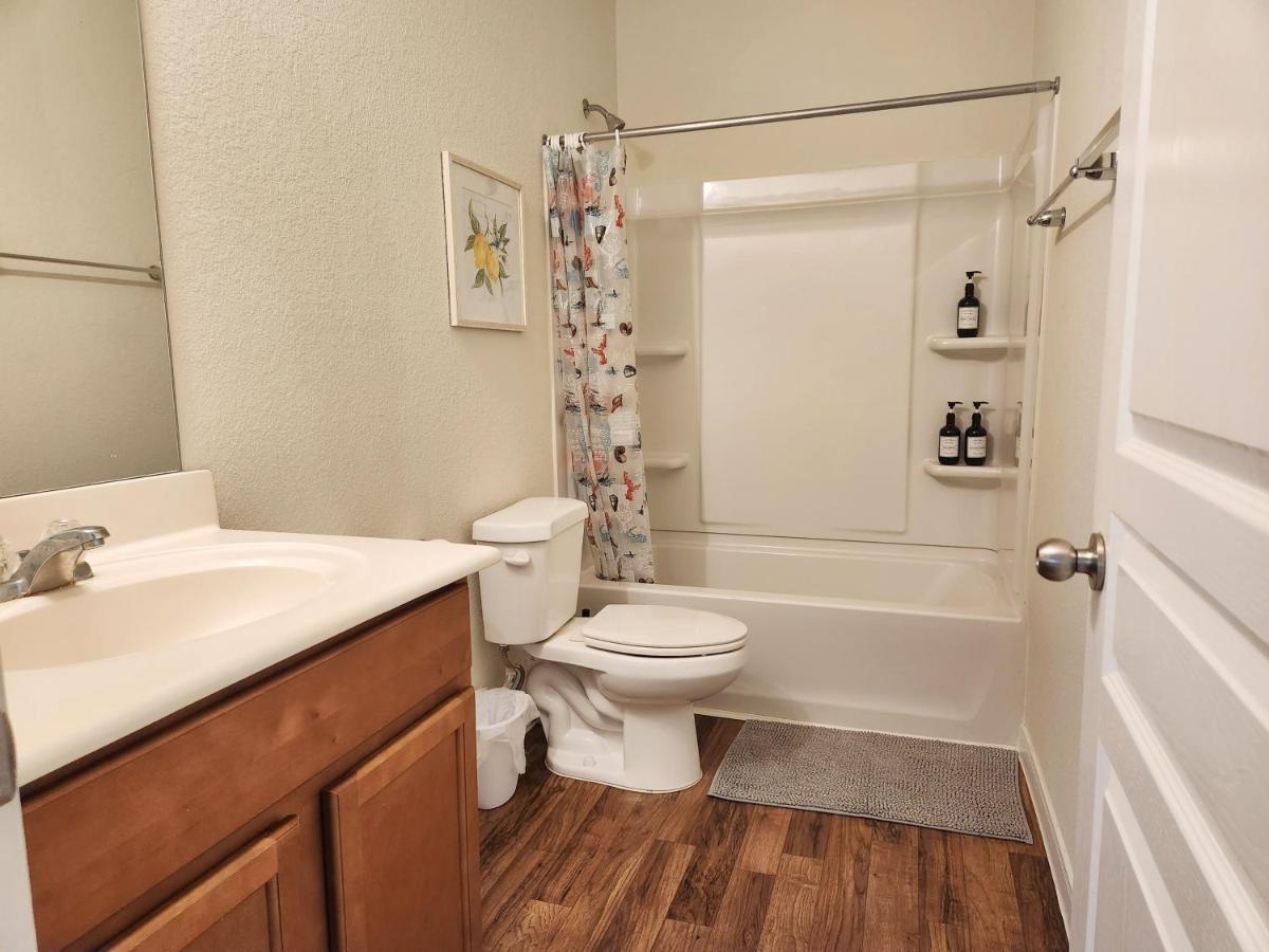 4 Bedroom Home Near Downtown Med Center Nrg Stadium Pearland Skyview Long By Ion Rentals ヒューストン エクステリア 写真