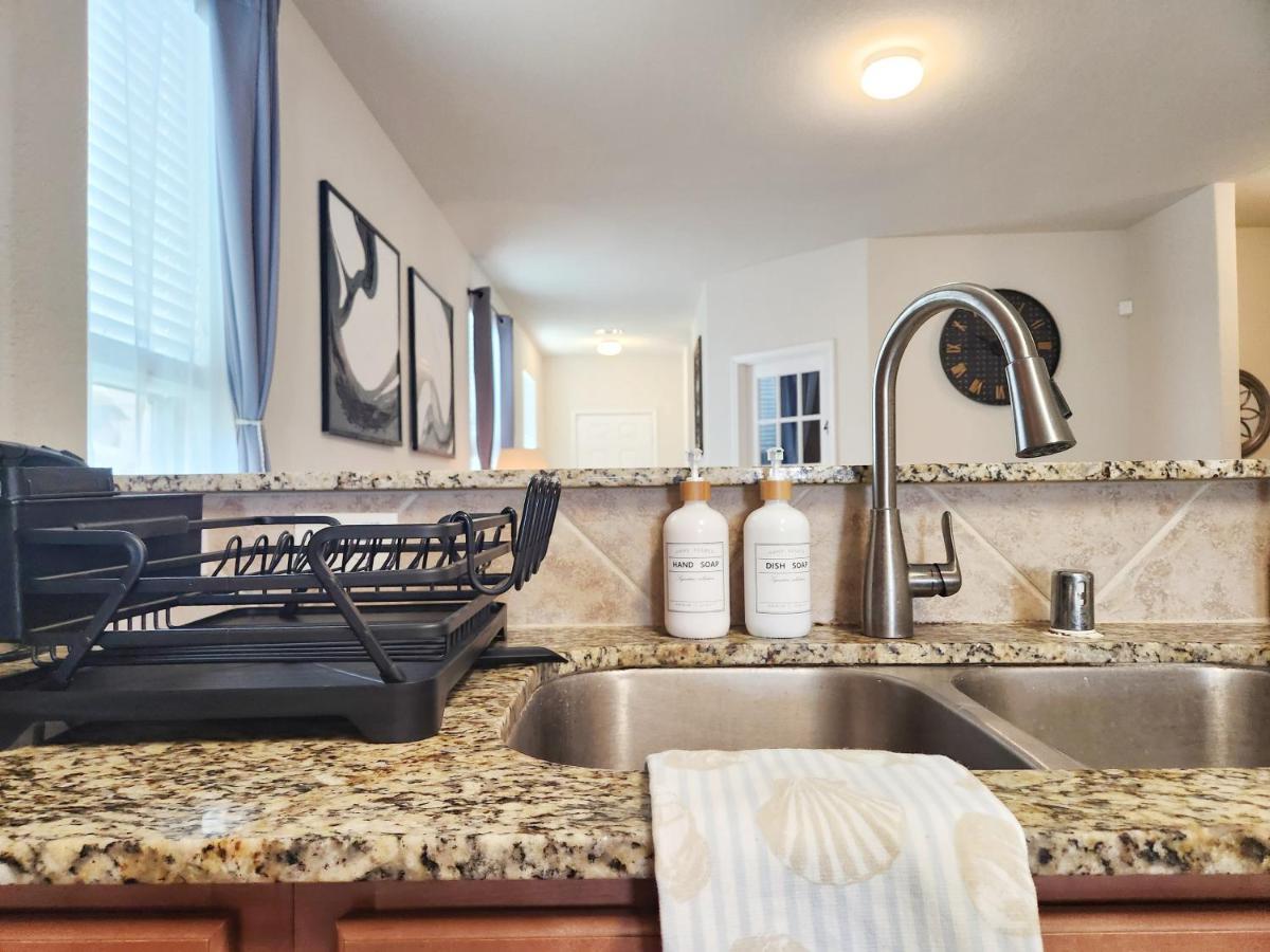 4 Bedroom Home Near Downtown Med Center Nrg Stadium Pearland Skyview Long By Ion Rentals ヒューストン エクステリア 写真