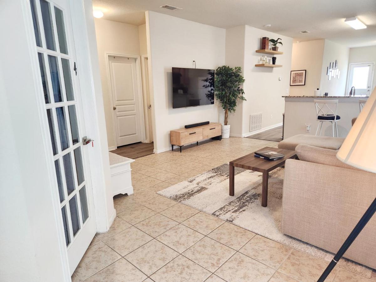4 Bedroom Home Near Downtown Med Center Nrg Stadium Pearland Skyview Long By Ion Rentals ヒューストン エクステリア 写真