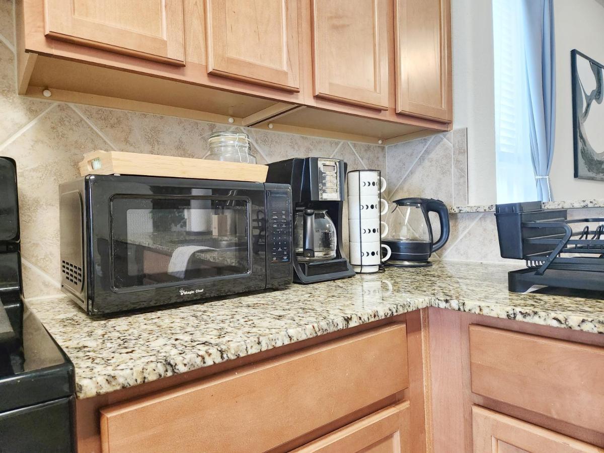 4 Bedroom Home Near Downtown Med Center Nrg Stadium Pearland Skyview Long By Ion Rentals ヒューストン エクステリア 写真