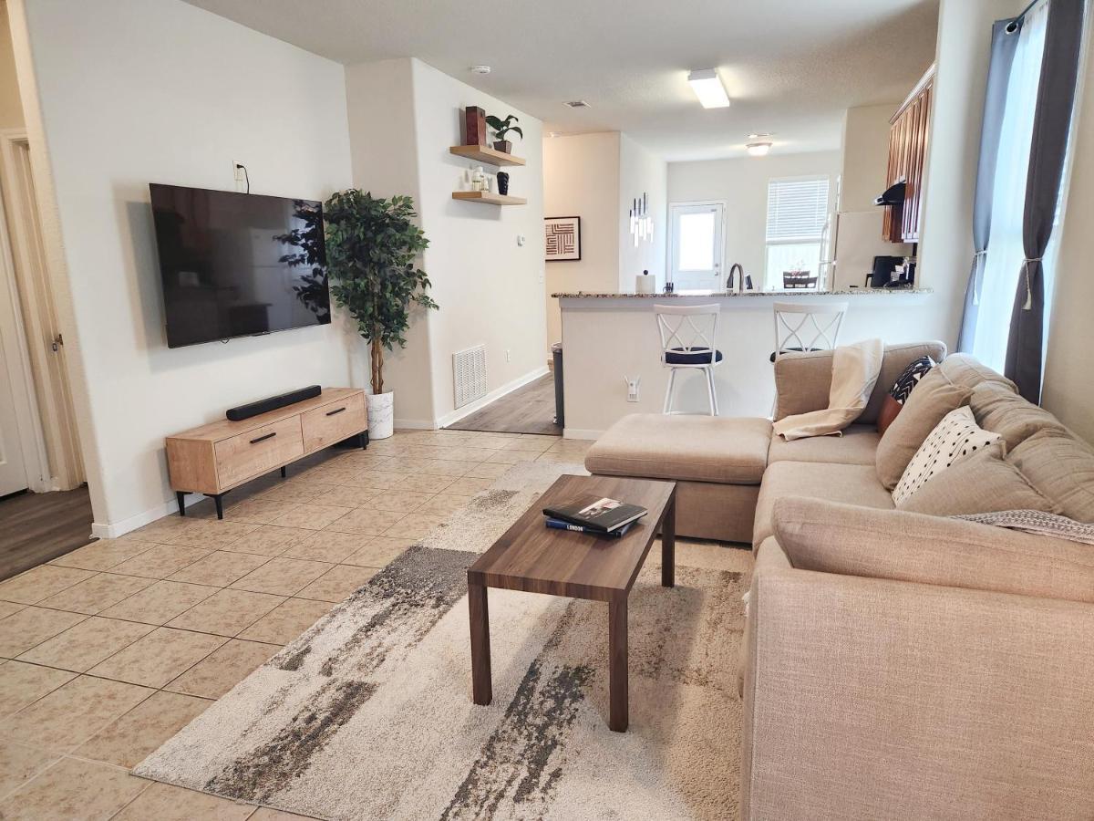 4 Bedroom Home Near Downtown Med Center Nrg Stadium Pearland Skyview Long By Ion Rentals ヒューストン エクステリア 写真
