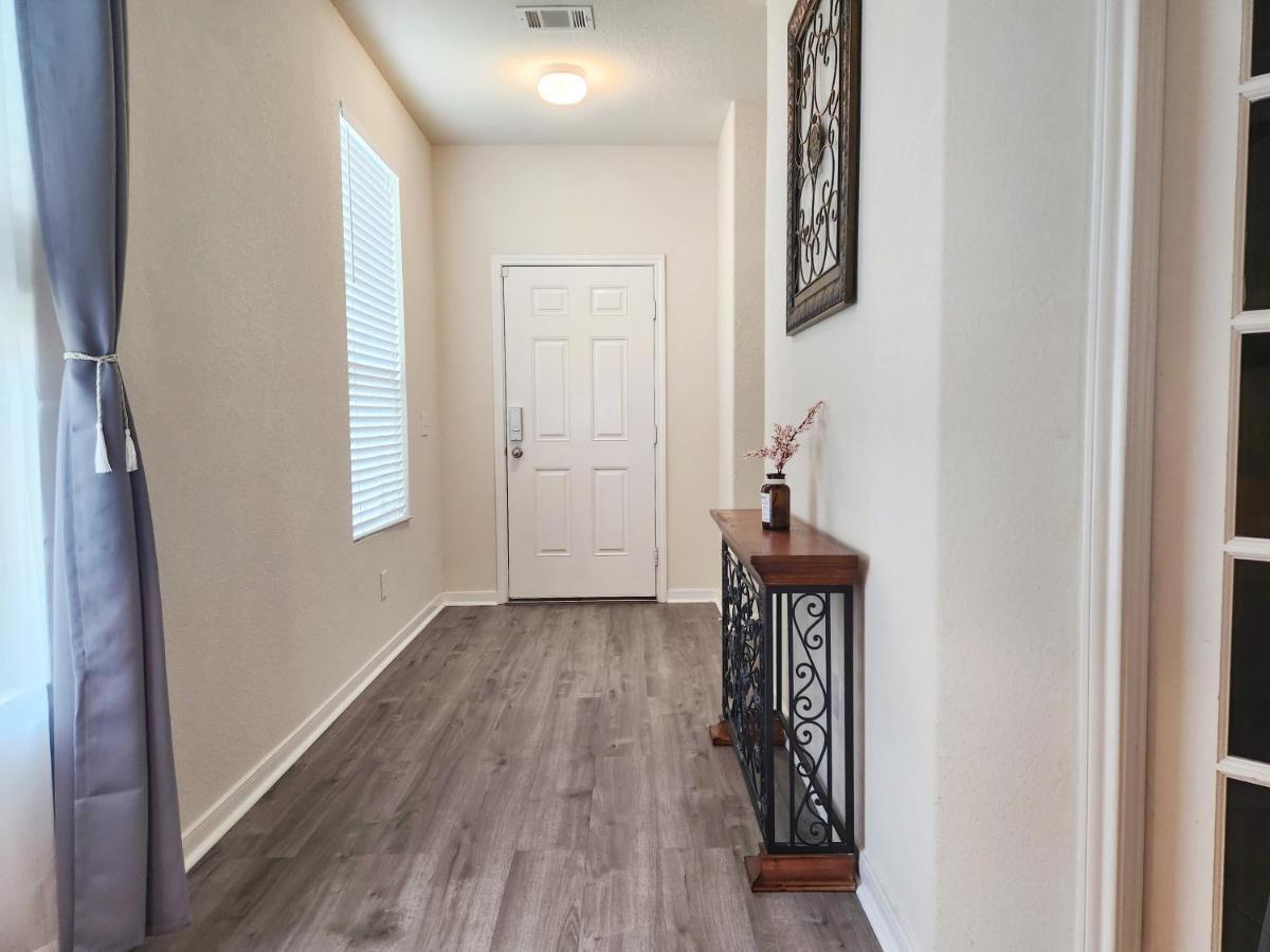 4 Bedroom Home Near Downtown Med Center Nrg Stadium Pearland Skyview Long By Ion Rentals ヒューストン エクステリア 写真