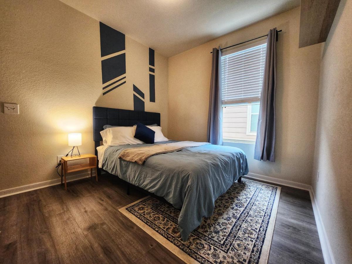 4 Bedroom Home Near Downtown Med Center Nrg Stadium Pearland Skyview Long By Ion Rentals ヒューストン エクステリア 写真